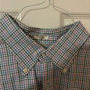 Long sleeve button down shirt. Great condition. No returns!